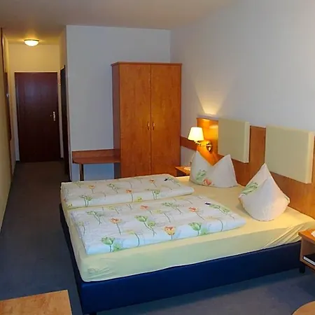 Waldhotel Baechlein 3*