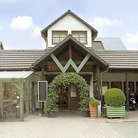 Waldhotel Baechlein 3*