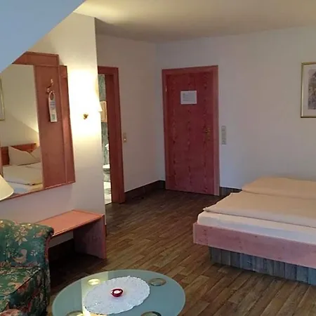 Waldhotel Baechlein 3*