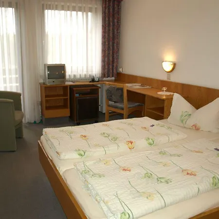 Waldhotel Baechlein ホテル Mitwitz